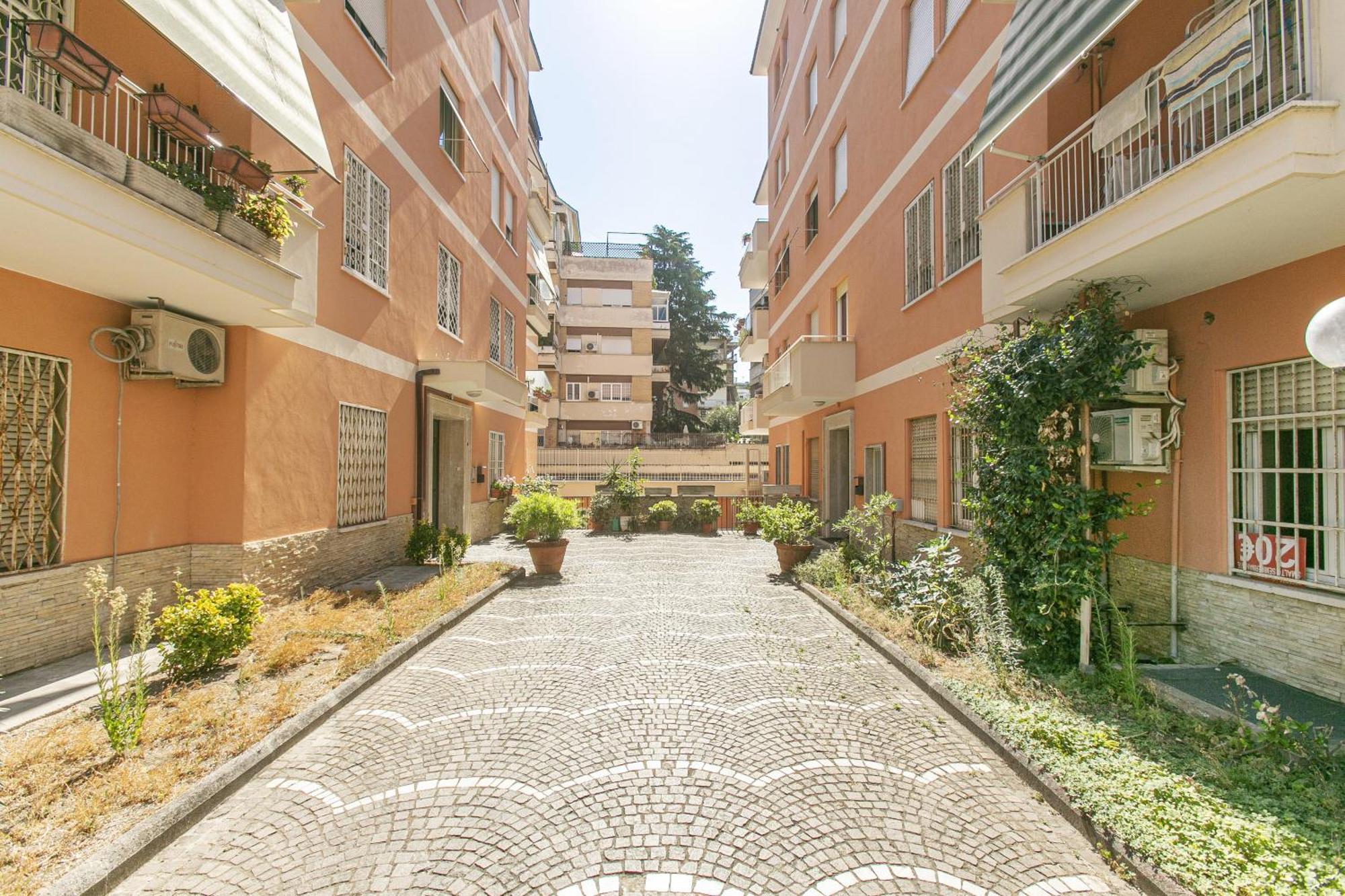 Moderno Vicino La Metropolitana A Cornelia Apartment Rom